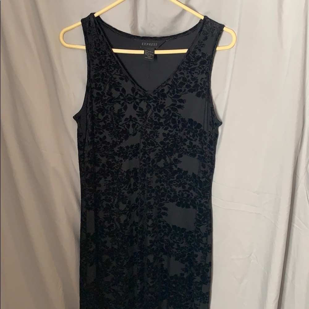 V-neck black dress with velvet floral detail sz7/8